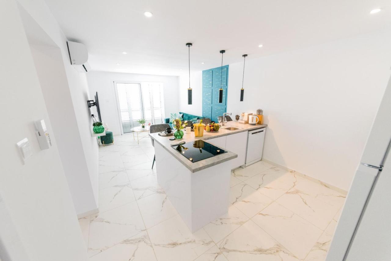 Sky Sea Cyprus Apartment Kapparis Paralímni Kültér fotó