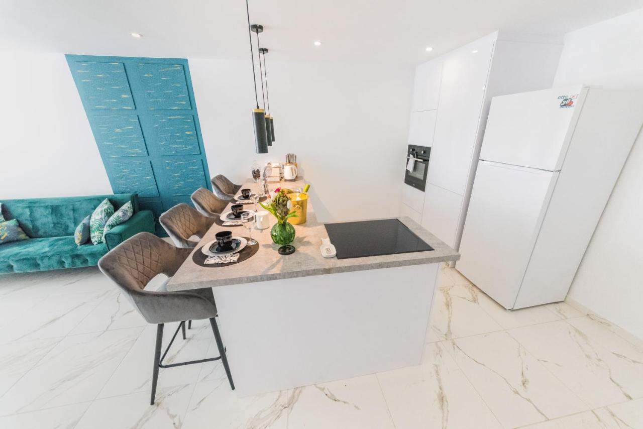 Sky Sea Cyprus Apartment Kapparis Paralímni Kültér fotó